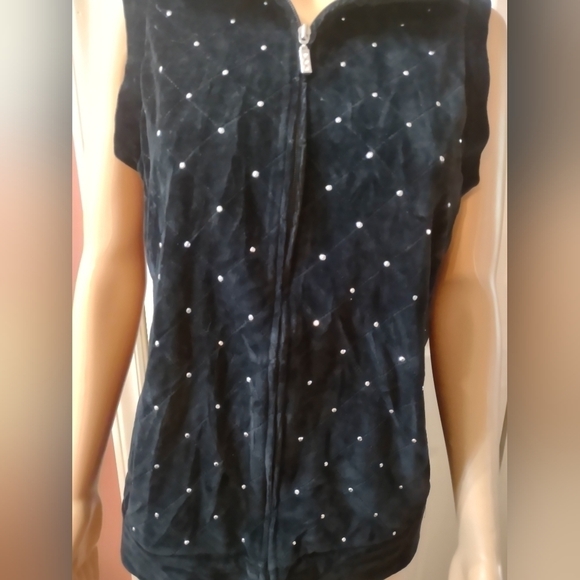 Quacker Factory women's size small fleece zip up vest - Picture 3 of 6